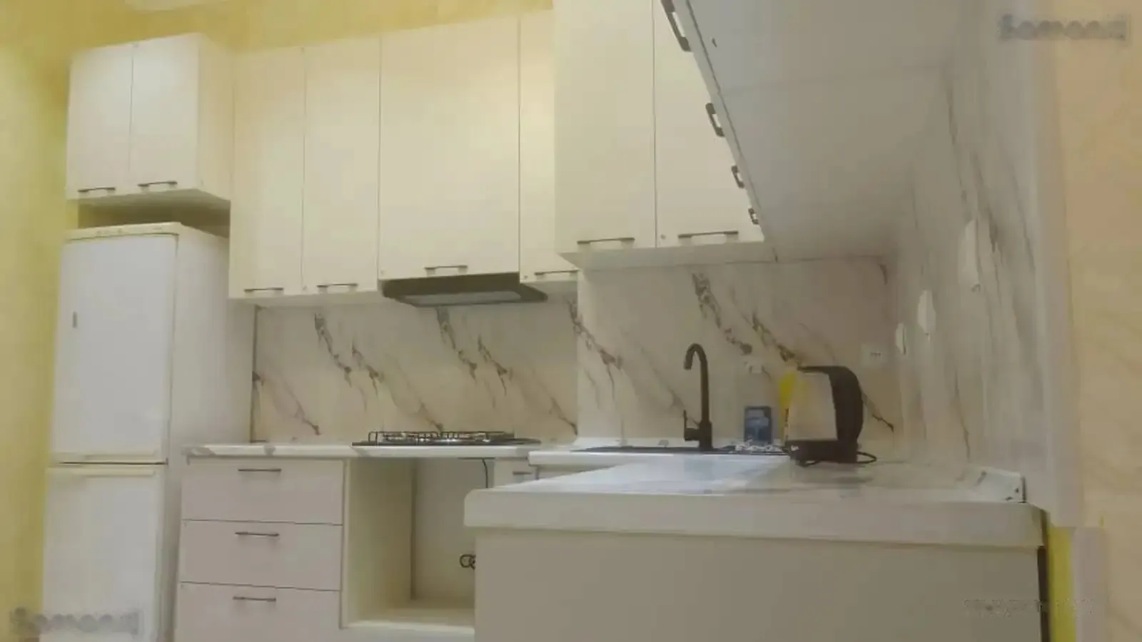 2-комн. квартира, 4 этаж, 80м², кӯч. Карамов, назди масҷиди маркази
