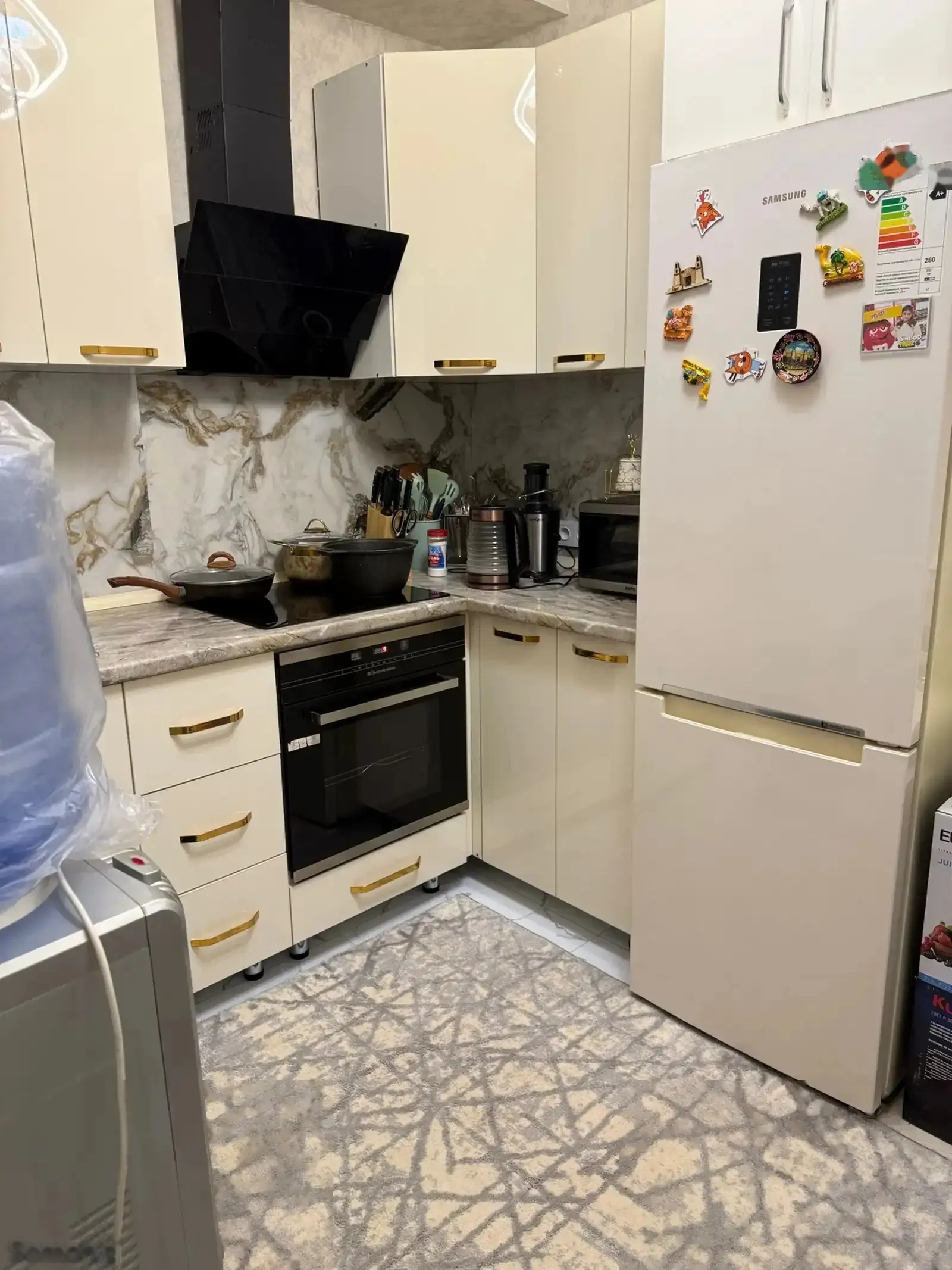 2-комн. квартира, 16 этаж, 70м², Шохмансур