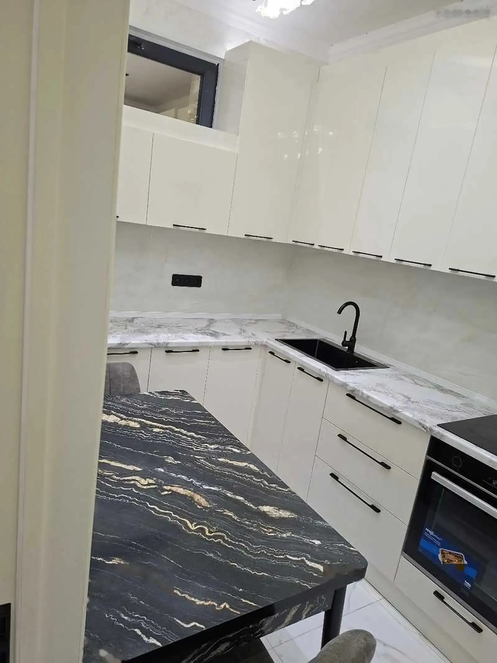 2-комн. квартира, 13 этаж, 70м², 91мкр