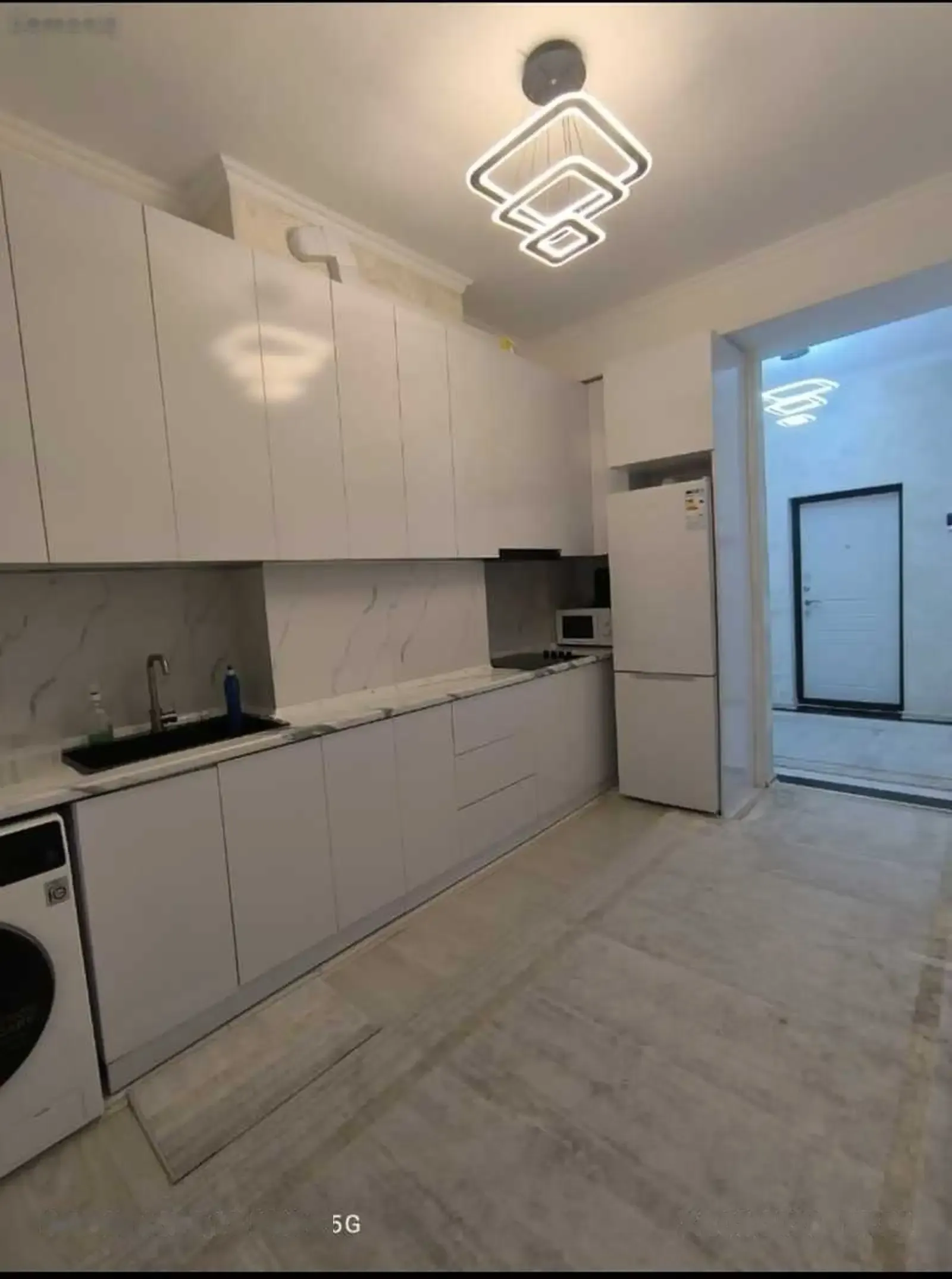 3-комн. квартира, 13 этаж, 67м², Славянский