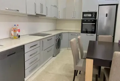 3-комн. квартира, 10 этаж, 140 м², 82 мкр