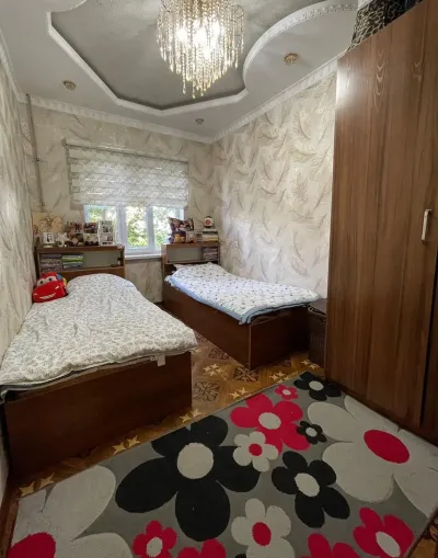 4-комн. квартира, 3 этаж, 90 м², Цирк, Профсоюз