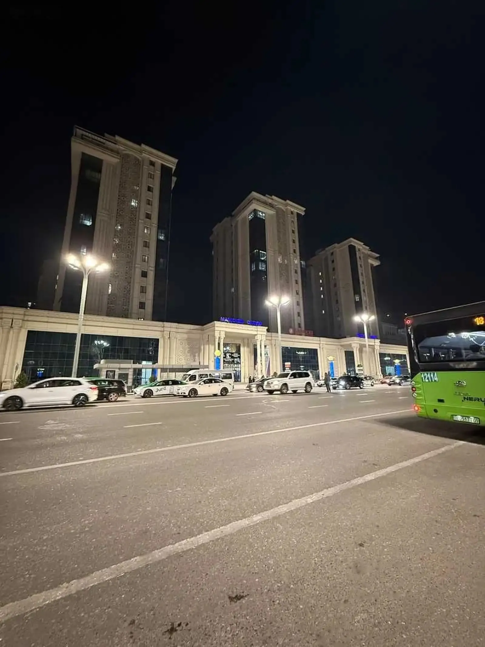 3-комн. квартира, 9 этаж, 102м², ЦУМ Доми баракат