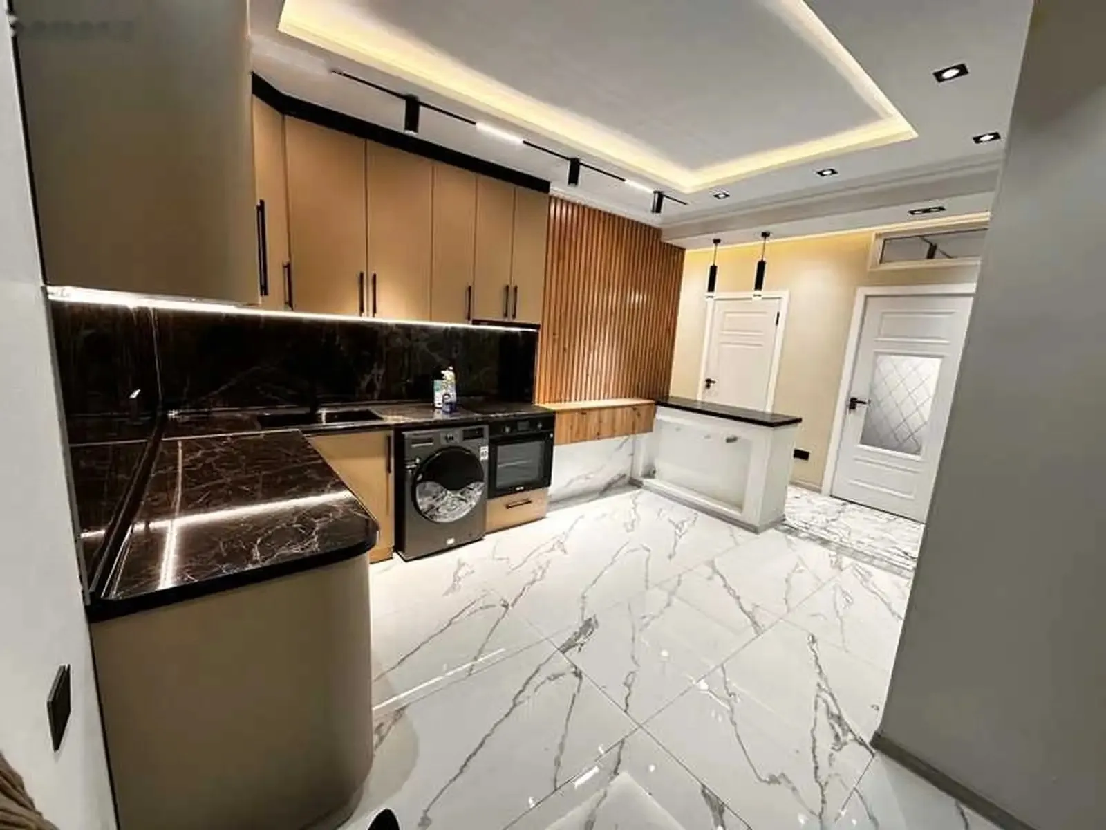 3-комн. квартира, 2 этаж, 82м², 102мкр