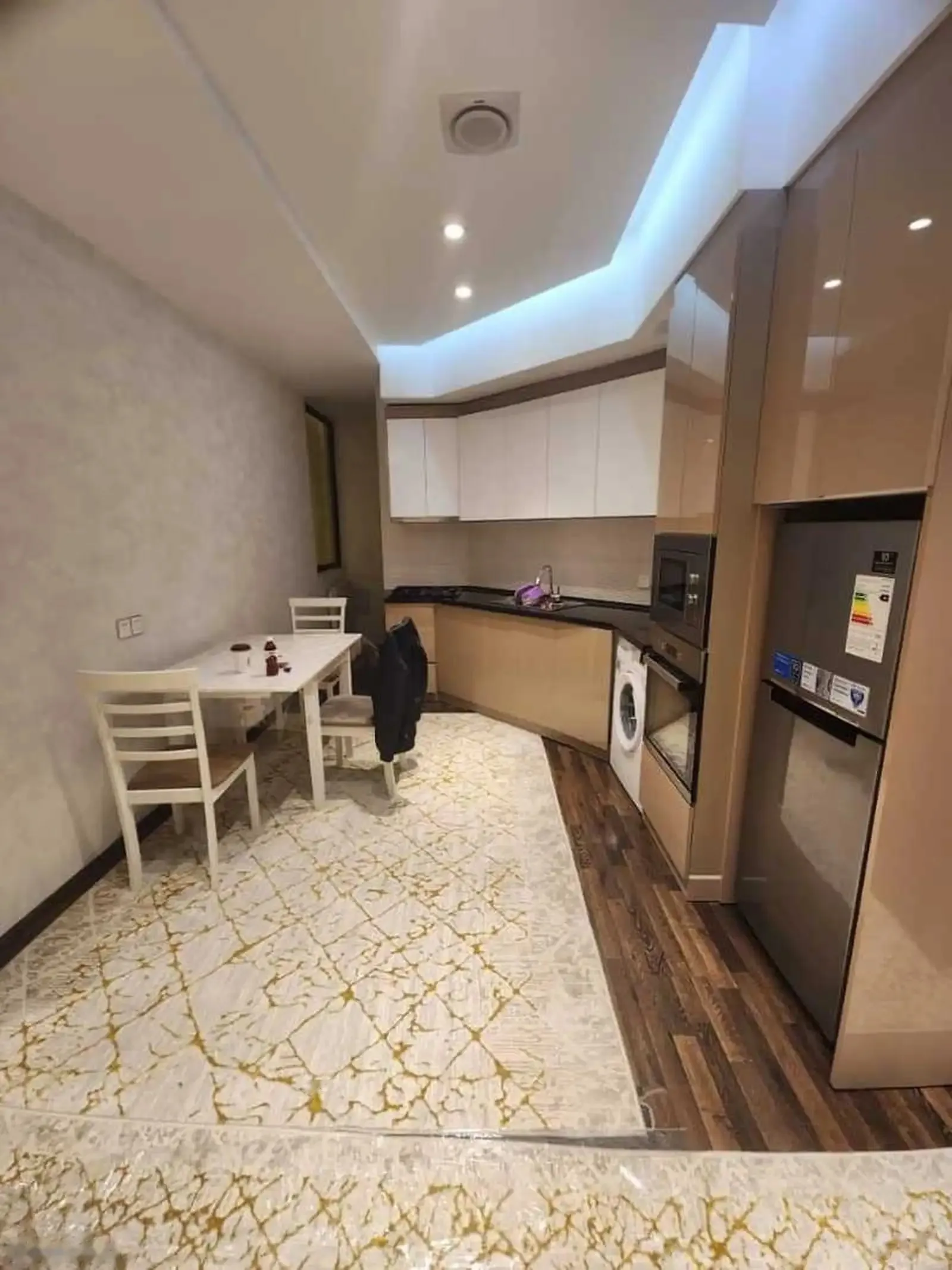 2-комн. квартира, 12 этаж, 74м², 4 дома