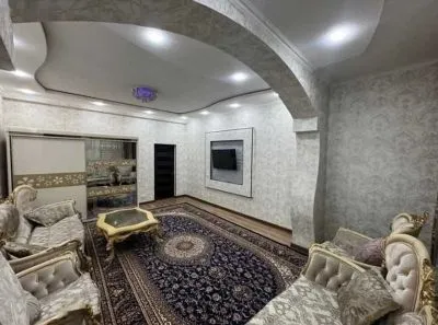 2-комн. квартира, 10 этаж, 82м², Голубой экран