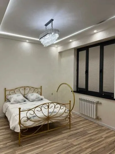 4-комн. квартира, 3 этаж, 130м², Сино, 102 мкр