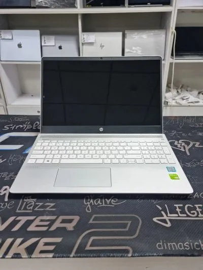 Ноутбук 15.6 hp i7-8Th GPU MX840 SSD 512GB RAM 8GB