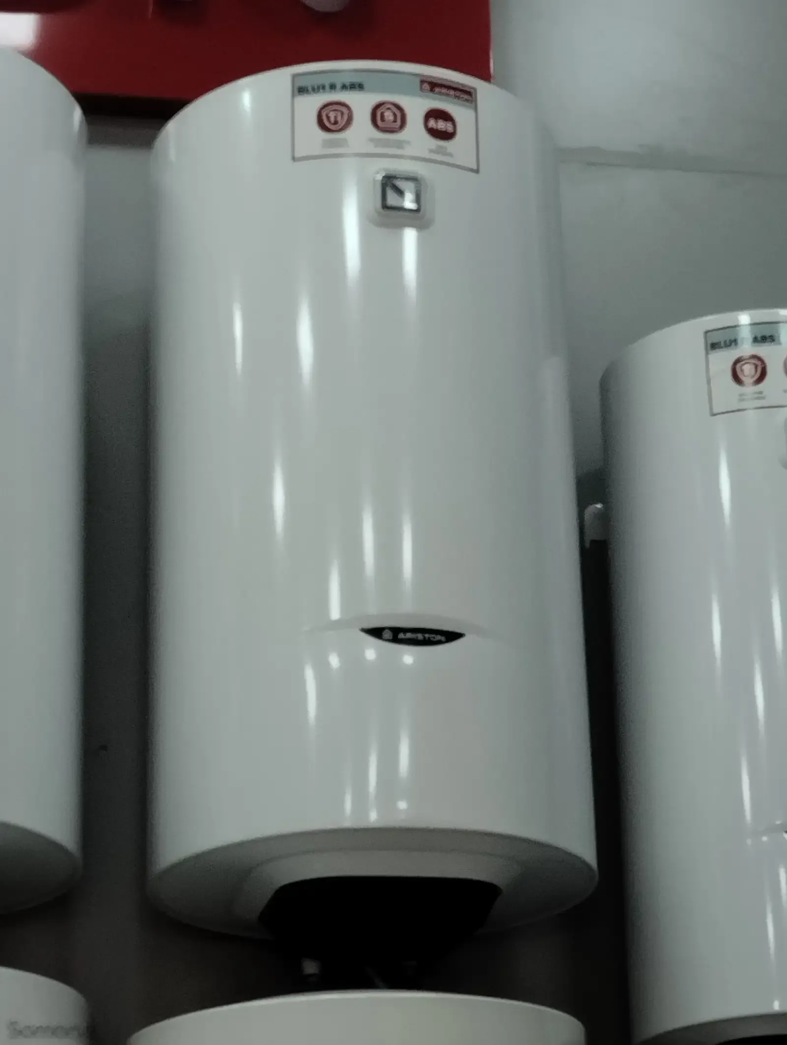 Водонагреватель Ariston 80л
