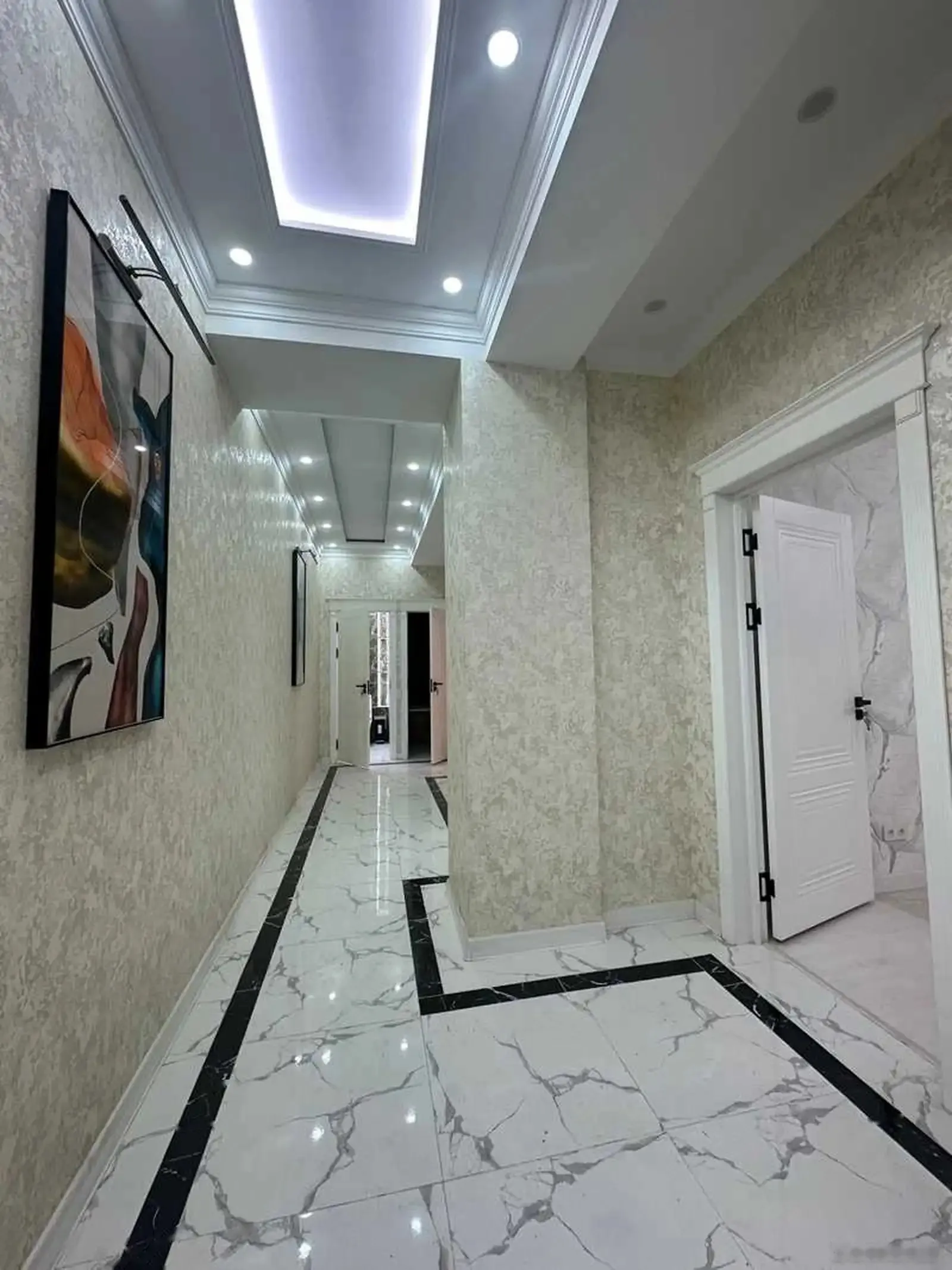 3-комн. квартира, 10 этаж, 110м², Пайкари Голубой экран