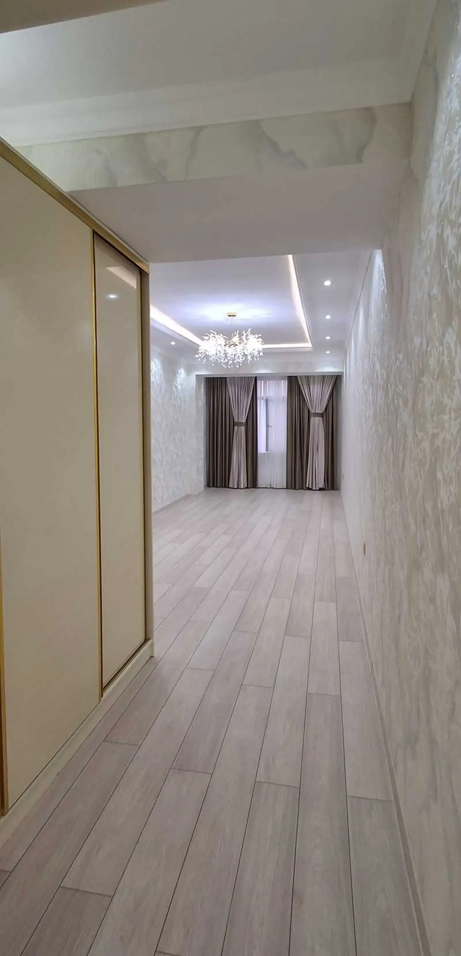 3-комн. квартира, 6 этаж, 150м², Аэропорт