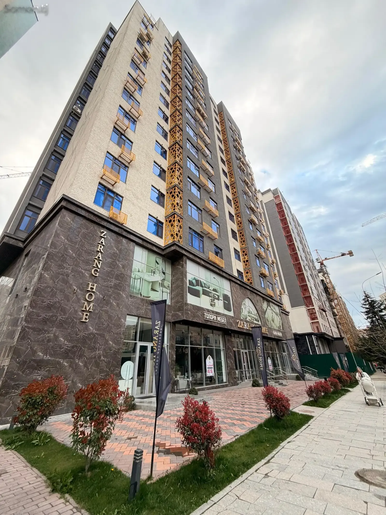 3-комн. квартира, 10 этаж, 112 м², Овир, дом Заранг