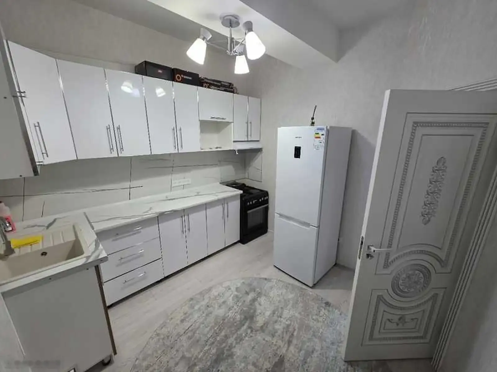 2-комн. квартира, 14 этаж, 74м², Шохмансур