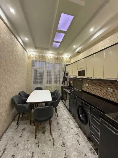 3-комн. квартира, 3 этаж, 110м², И Сомони