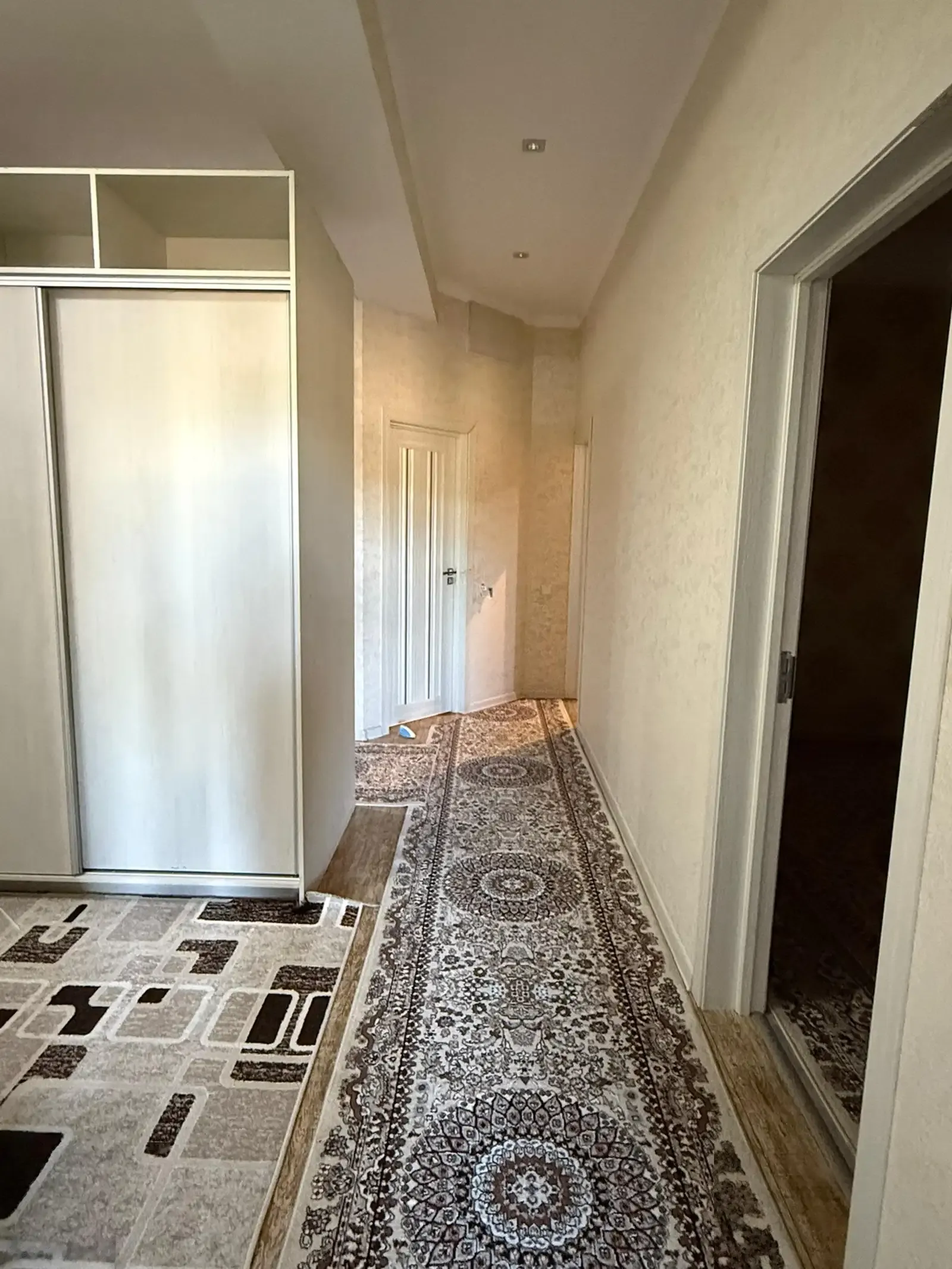 3-комн. квартира, 9 этаж, 87 м², Базар Мехргон