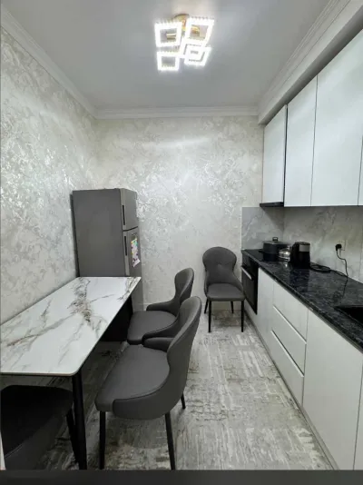 2-комн. квартира, 14 этаж, 70м², голубой экран