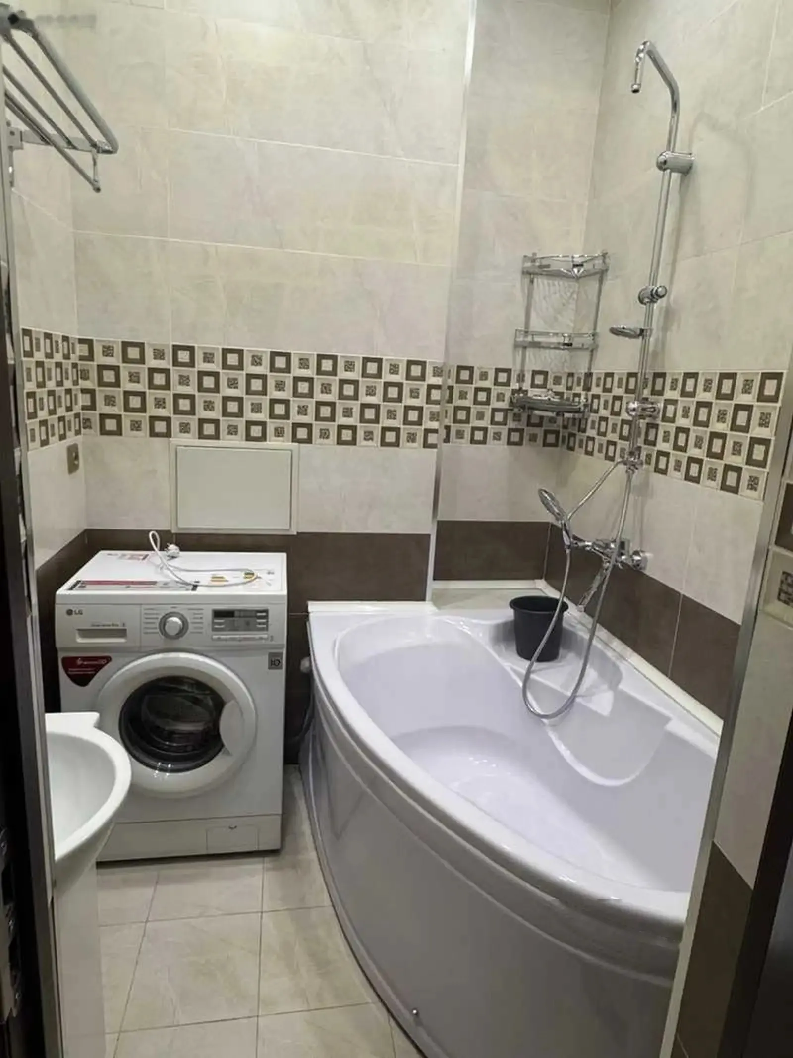 2-комн. квартира, 3 этаж, 70м², Фирдавси