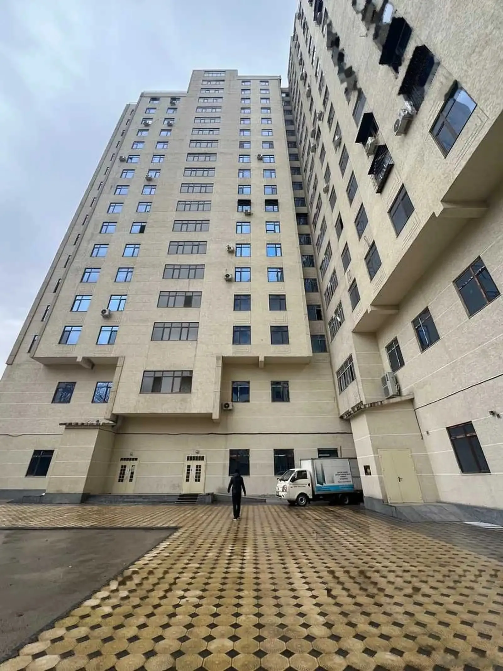 3-комн. квартира, 10 этаж, 100м², Шохмансур