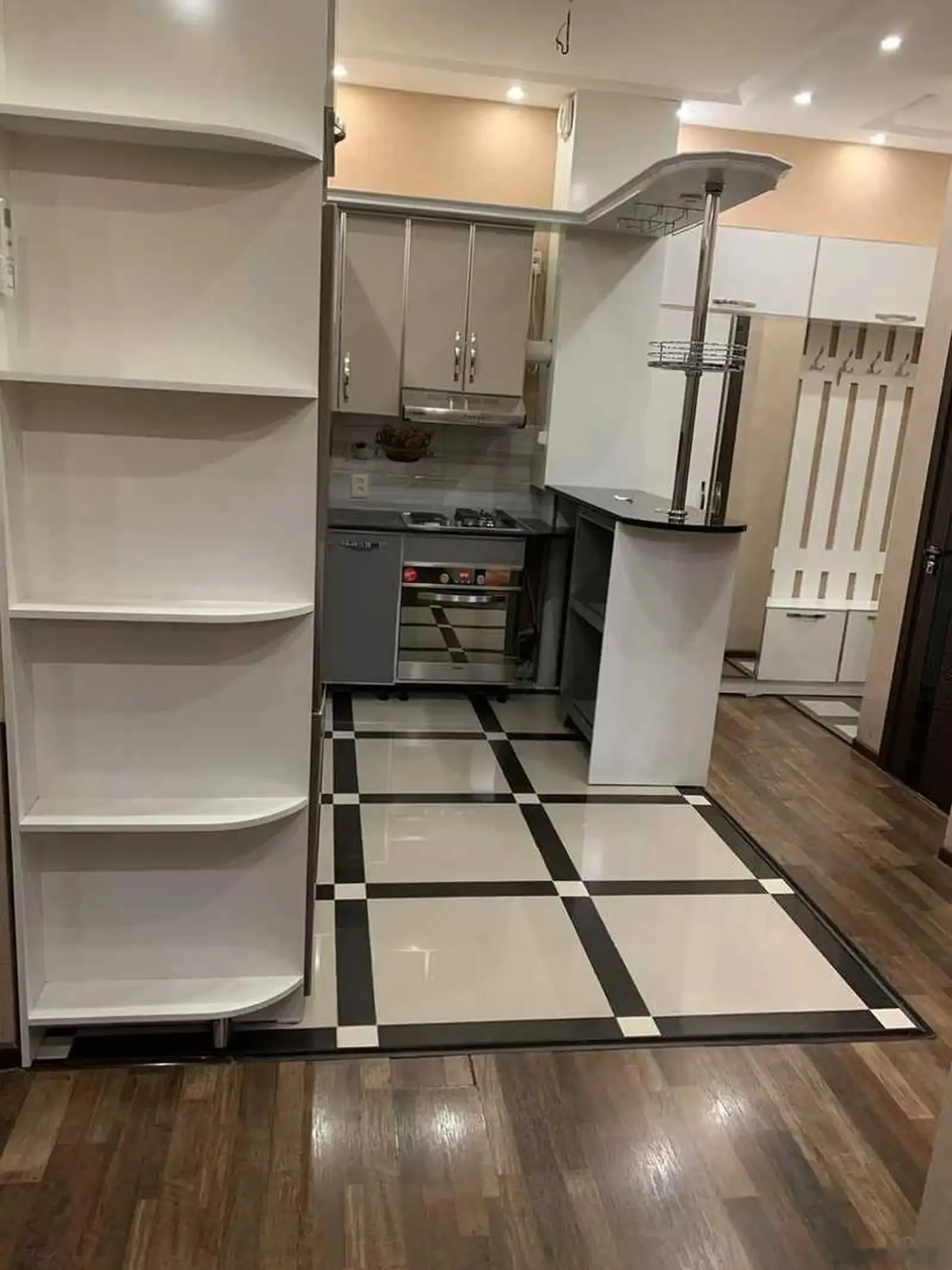 3-комн. квартира, 8 этаж, 75м², 112мкр
