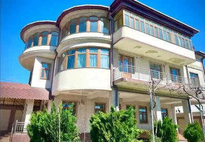 3-этажный, 10 комнатный дом, 700 м², Сино