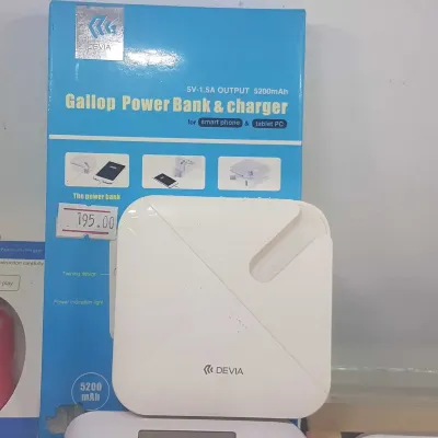 Внешний аккумулятор Devia 5200mAh