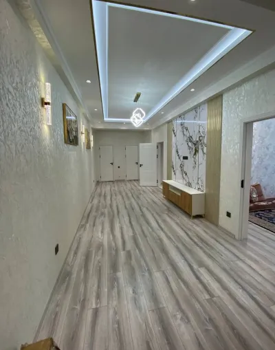 2-комн. квартира, 5 этаж, 93 м², 3 база