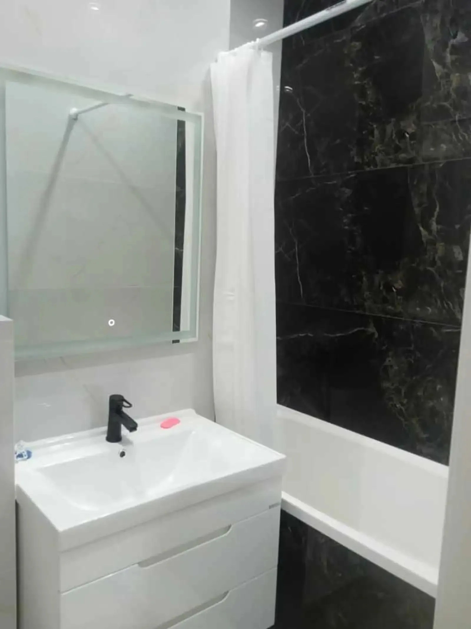 3-комн. квартира, 8 этаж, 100м², 82мкр