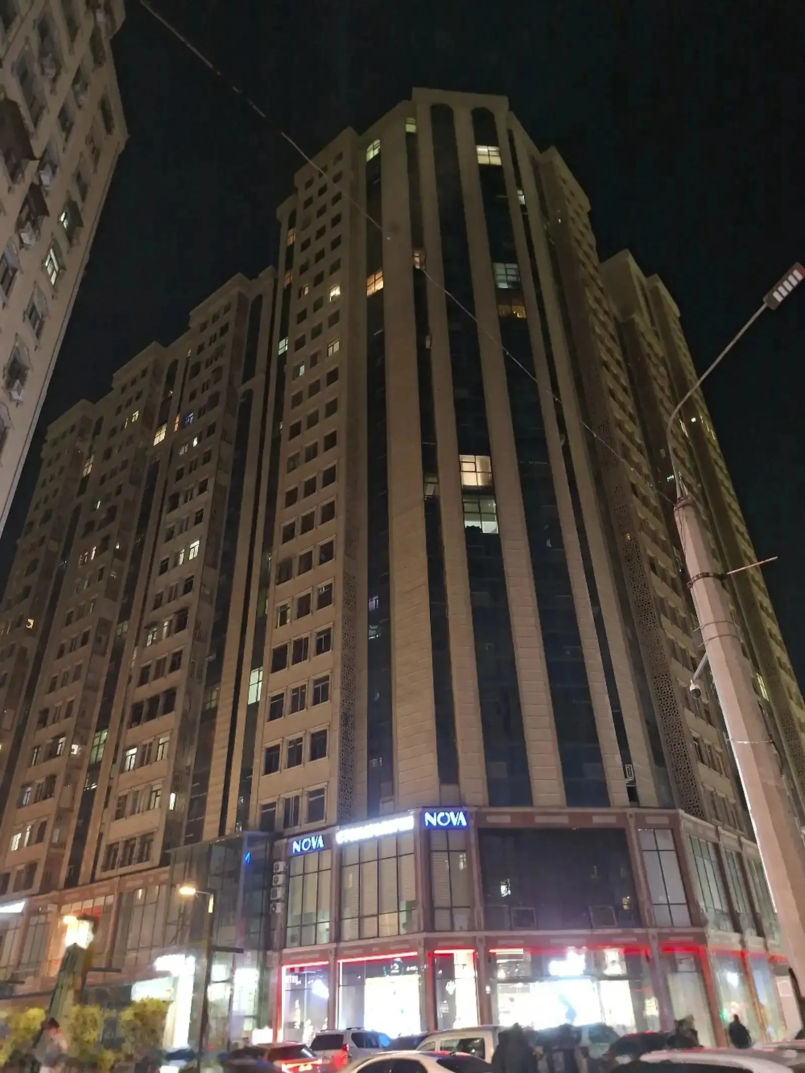 2-комн. квартира, 16 этаж, 52м², Шохмансур
