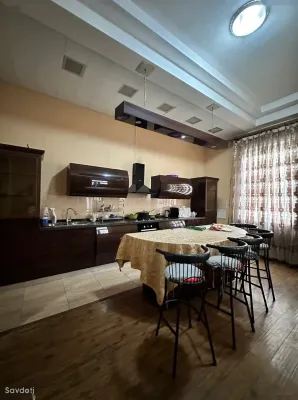 3-этажный, 9 комнатный дом, 780 м², 112 мкр, АЗС Зоир-Ойл, Кольцевая Калинина, Сино