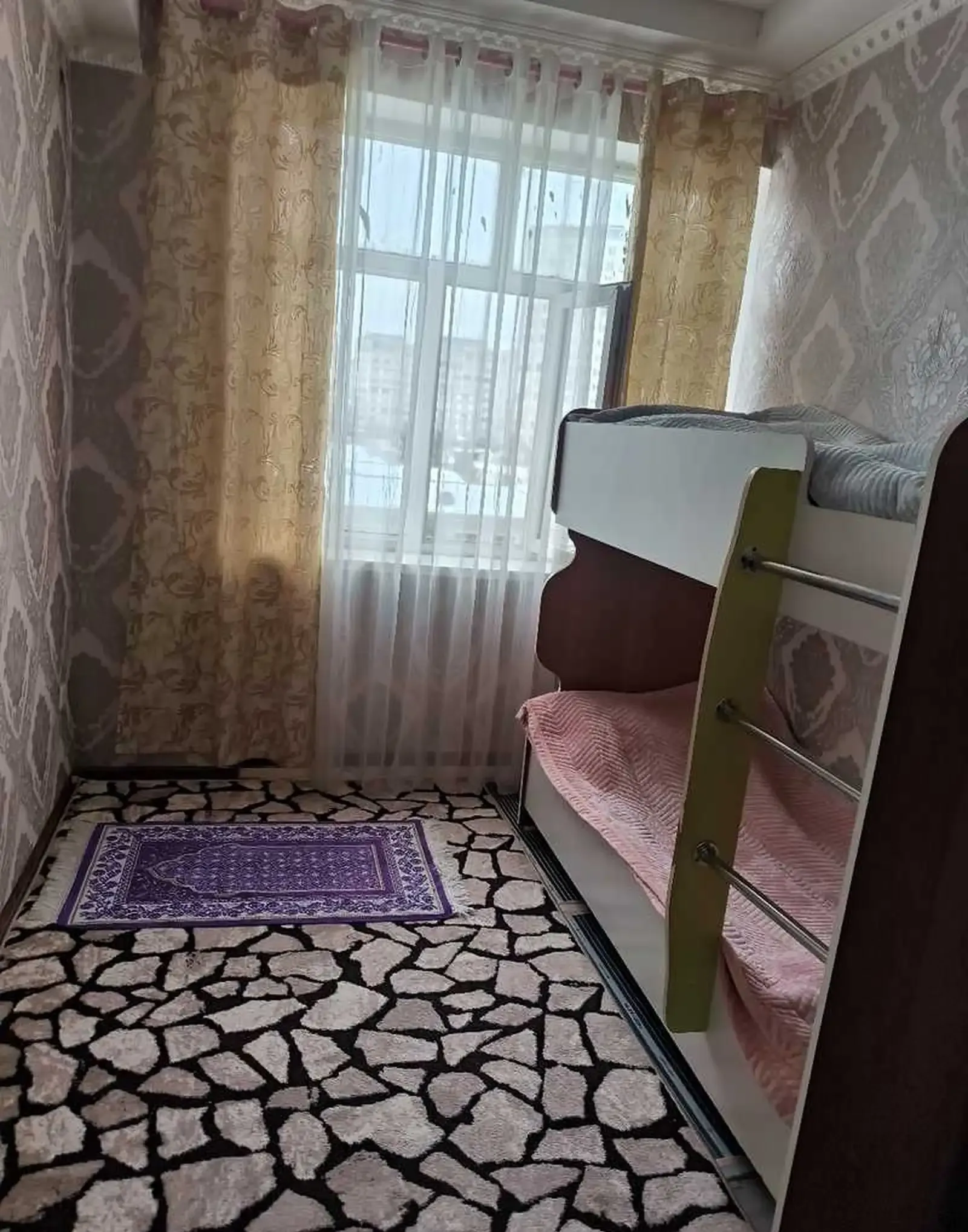 2-комн. квартира, 5 этаж, 40 м², 📍 шаҳри Душанбе, ноҳияи Сино, маҳаллаи Зарнисор, назди таксиҳои Регар
