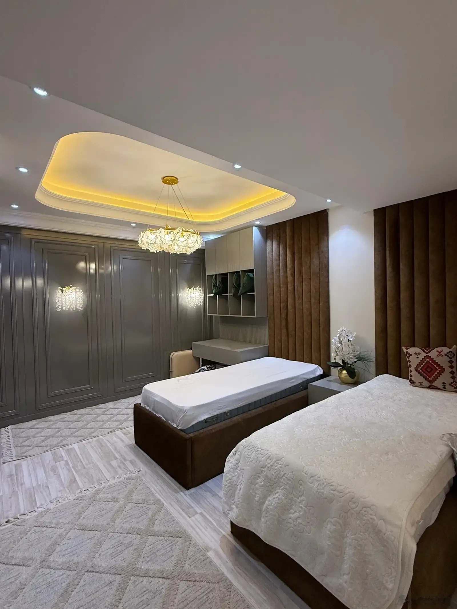 3-комн. квартира, 16 этаж, 216 м², Пушкина 10(над аптекой № 5)