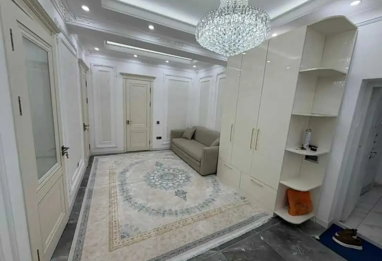 3-комн. квартира, 1 этаж, 107м², Доми Сафо ру ба руи парки Истиклол