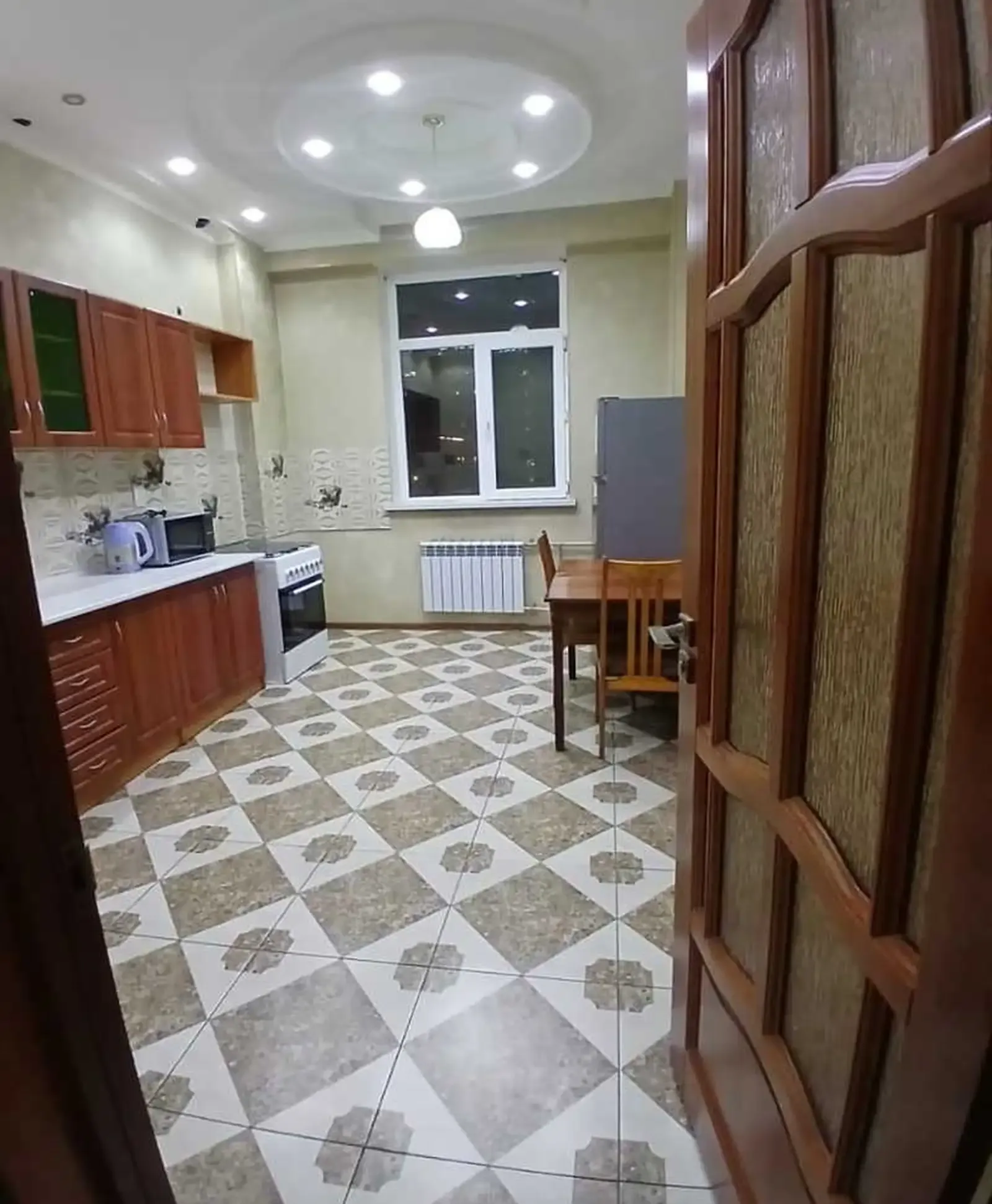 2-комн. квартира, 4 этаж, 86м², Дом печать
