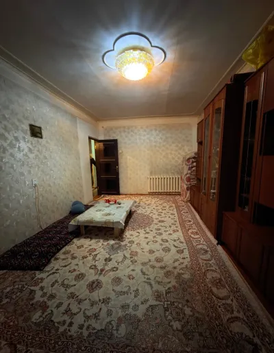 3-комн. квартира, 4 этаж, 60 м², 84 мкр, сзади Ресторан Тайга