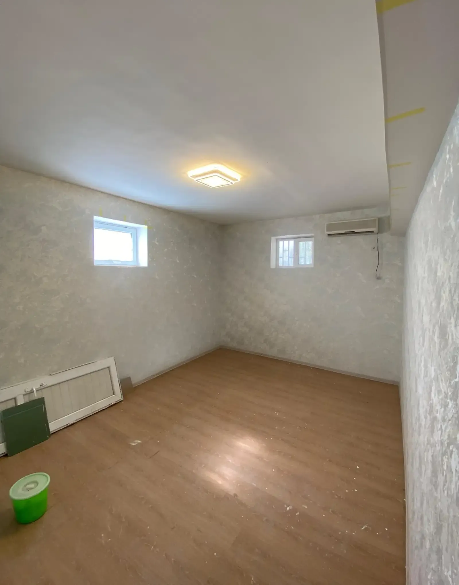 2-комн. квартира, Цокольный этаж, 68 м², Гипразем борбад 93