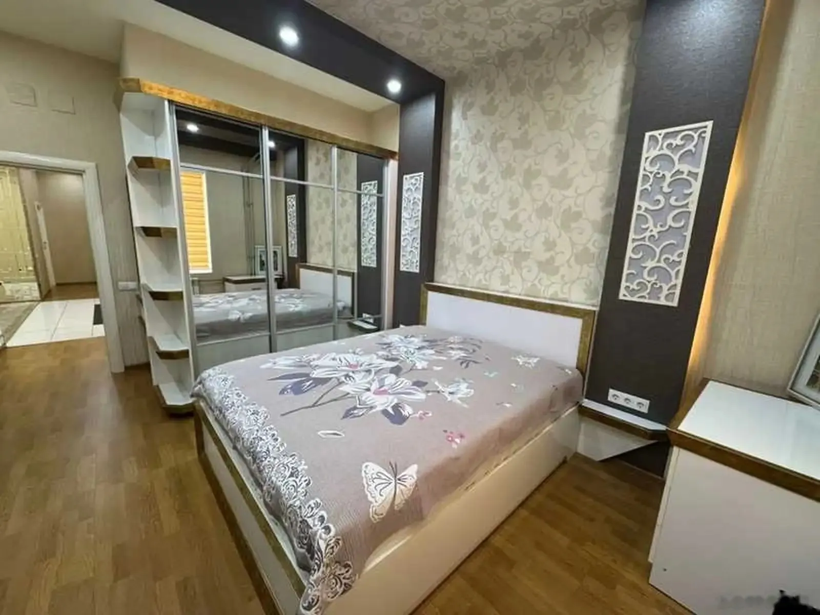 3-комн. квартира, 3 этаж, 118м², овир Султанбей