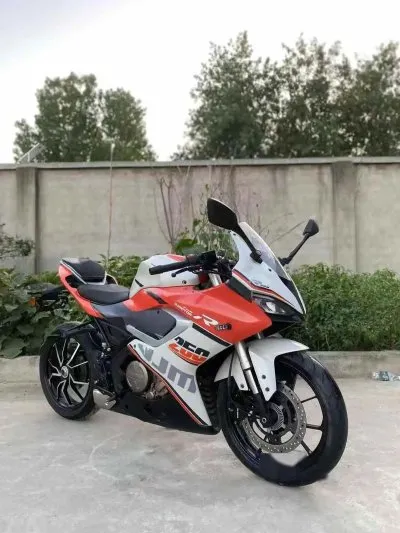 Мотоцикл Qjmoto