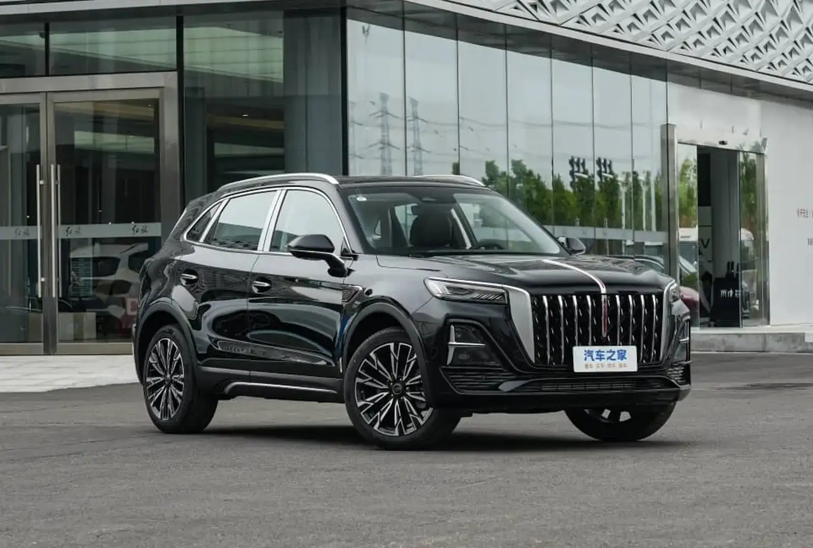 Hongqi HS5,