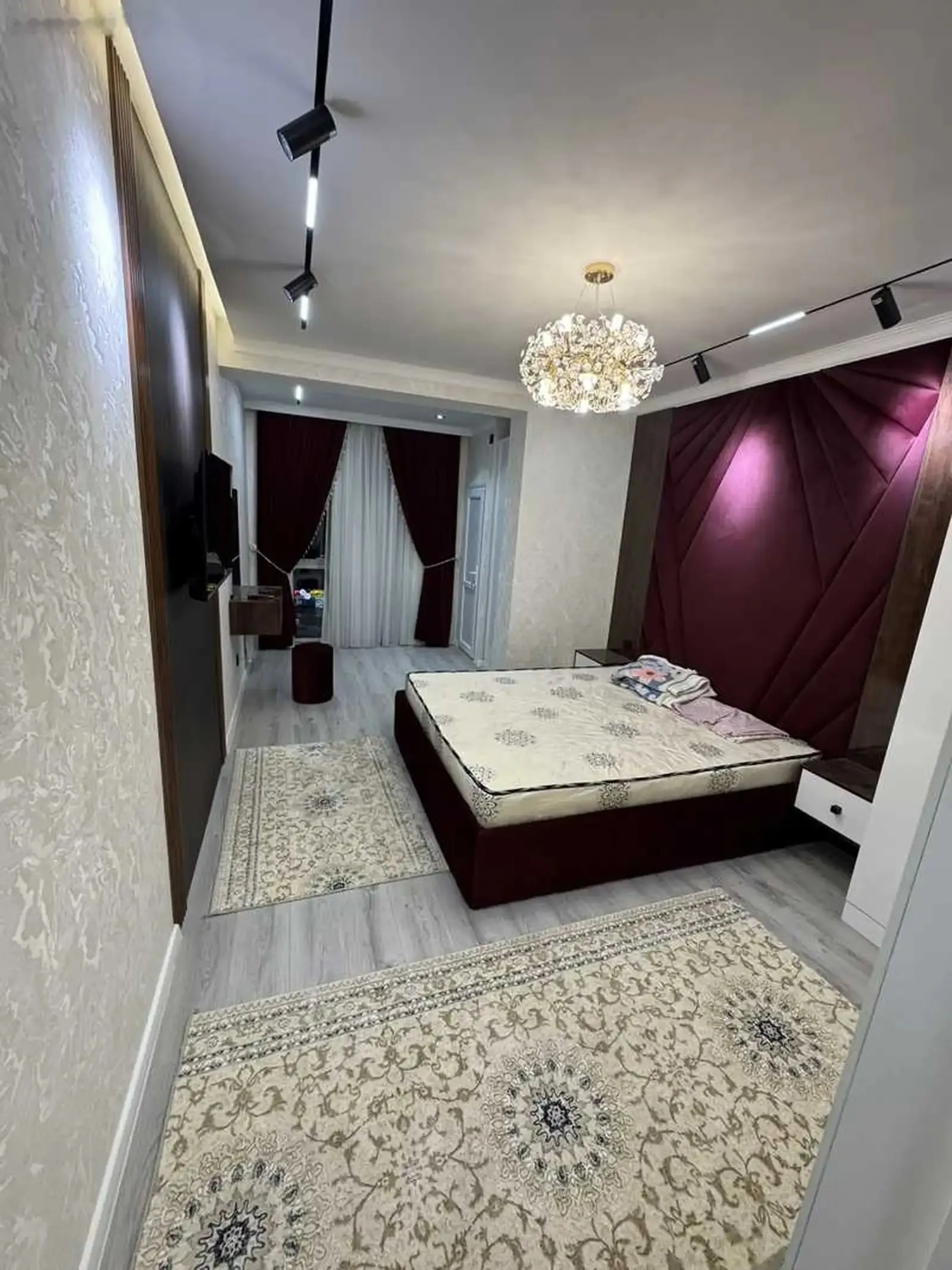 2-комн. квартира, 12 этаж, 85м², 102мкр