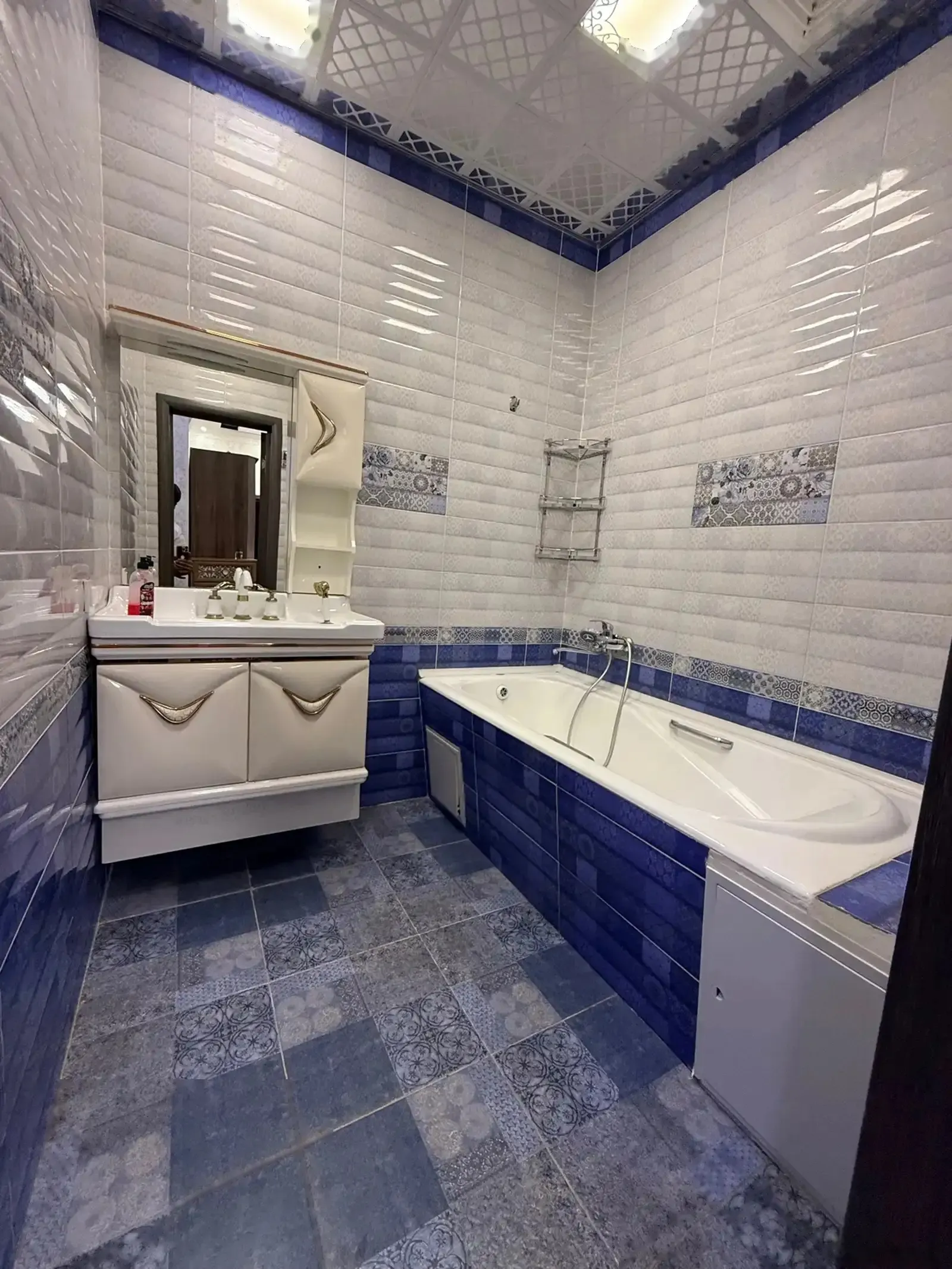 3-комн. квартира, 10 этаж, 90м², Рудаки 179 . дом Ёвар