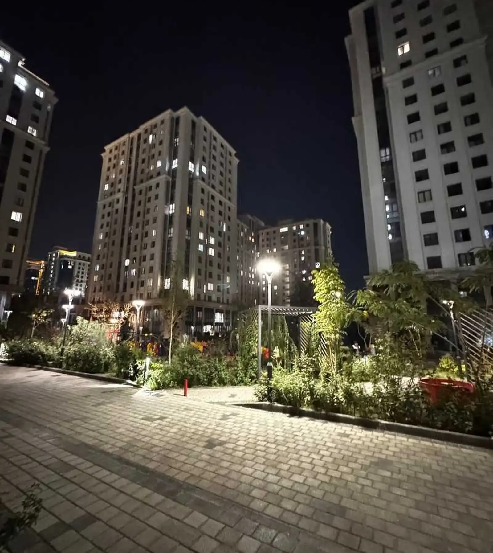 2-комн. квартира, 14 этаж, 65м², шоҳмансур