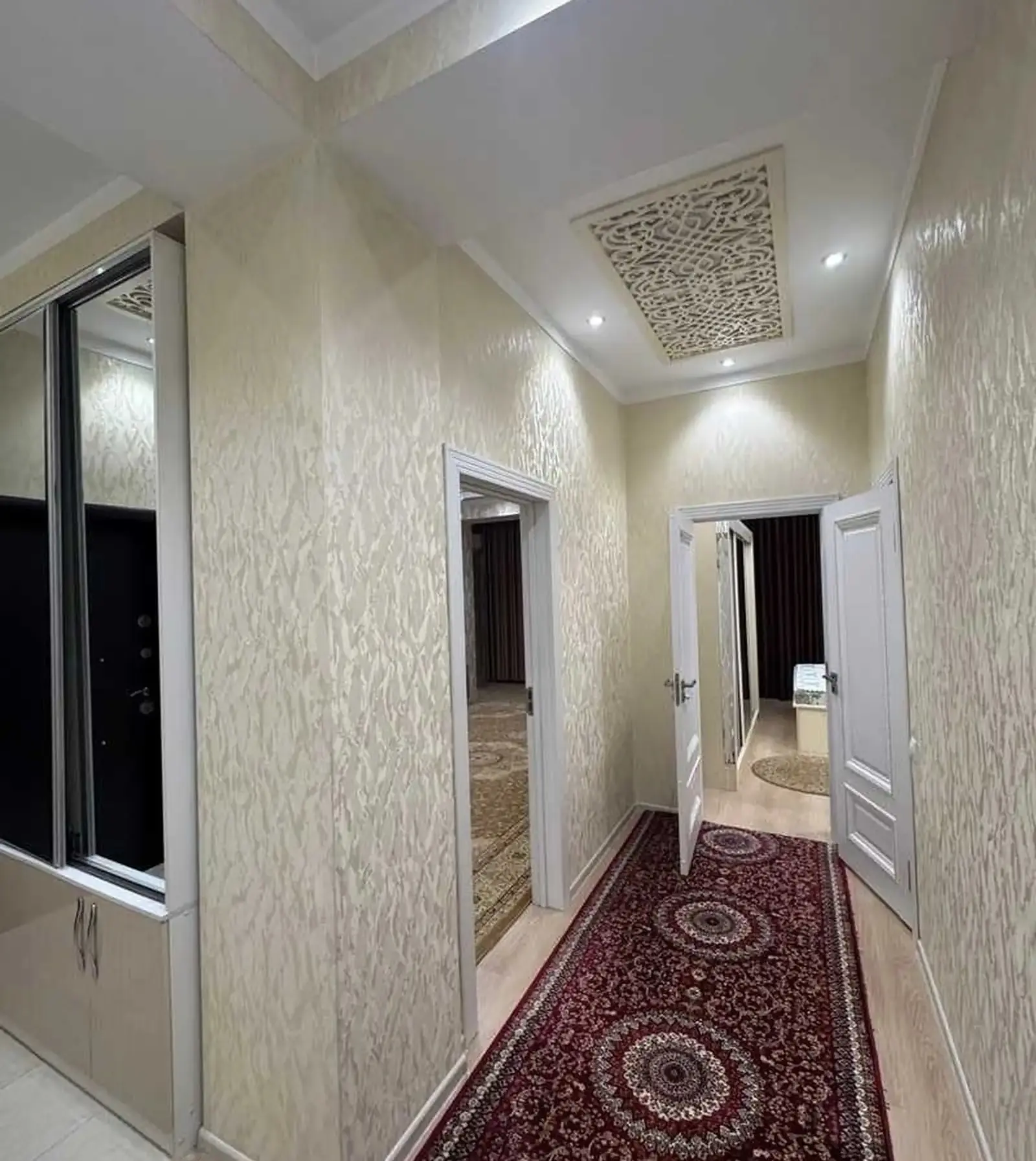 3-комн. квартира, 2 этаж, 100м², Сино