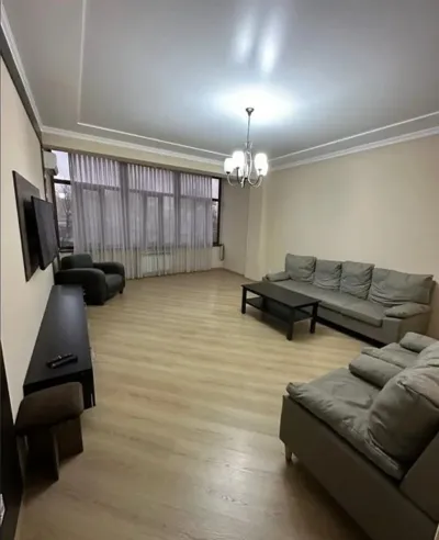 3-комн. квартира, 4 этаж, 130м², И Сомони