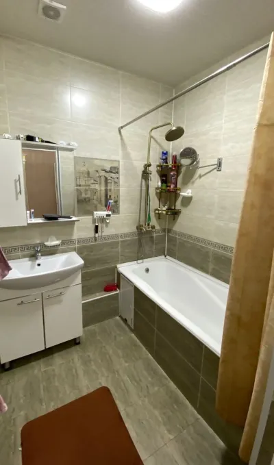 2-комн. квартира, 5 этаж, 81 м², Профсоюз, рядом с лицеем №60