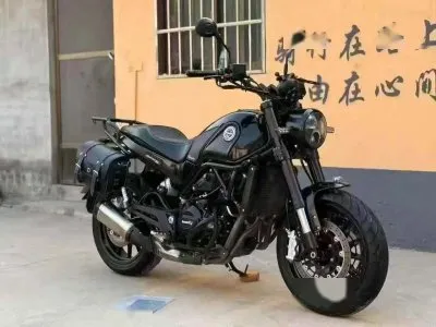 Мотоцикл Benelli lion