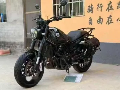 Мотоцикл Benelli lion