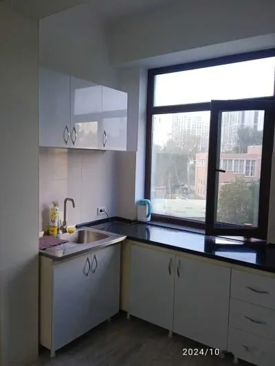 2-комн. квартира, 4 этаж, 70м², голубой экран