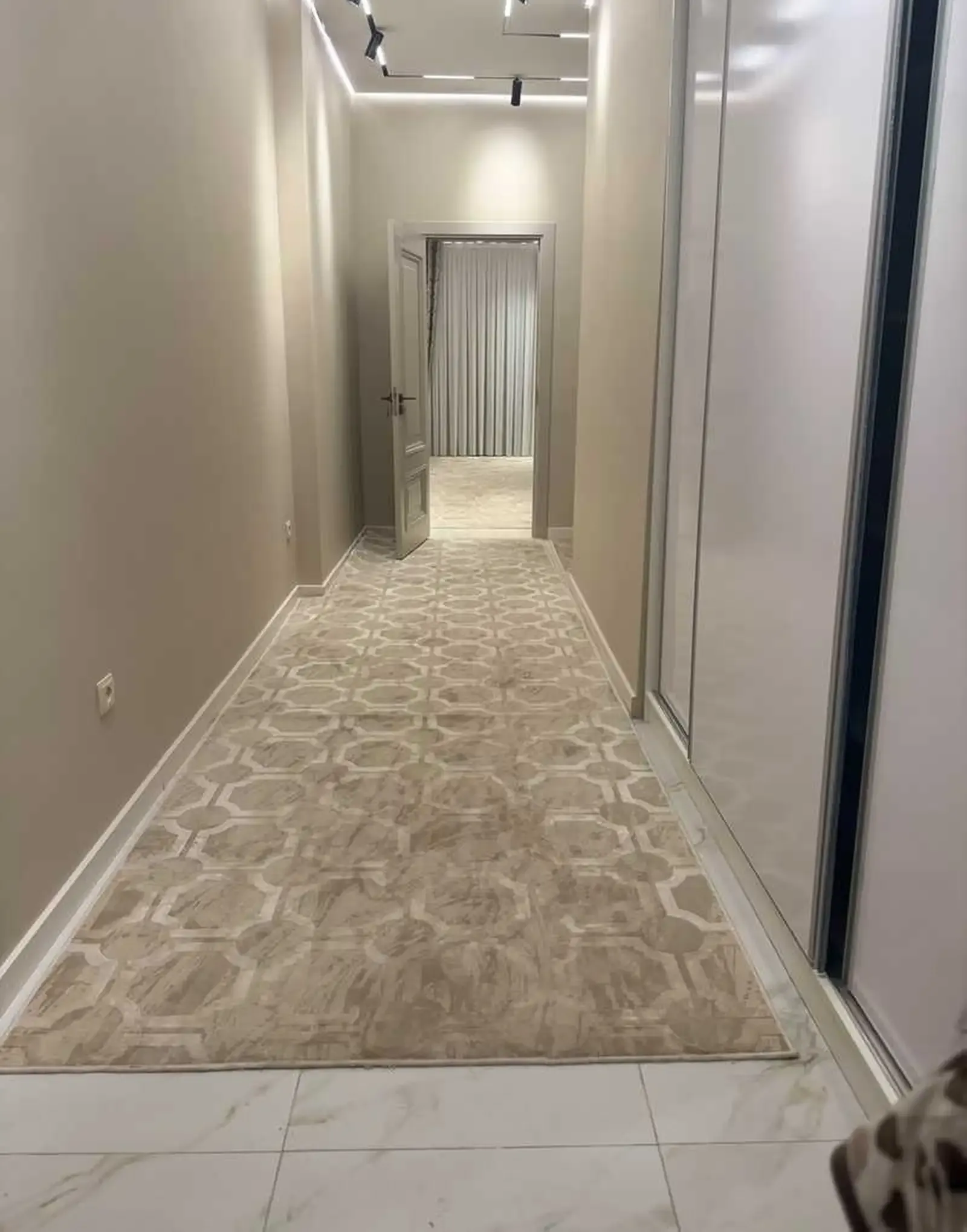 2-комн. квартира, 4 этаж, 95м², Аэропорт