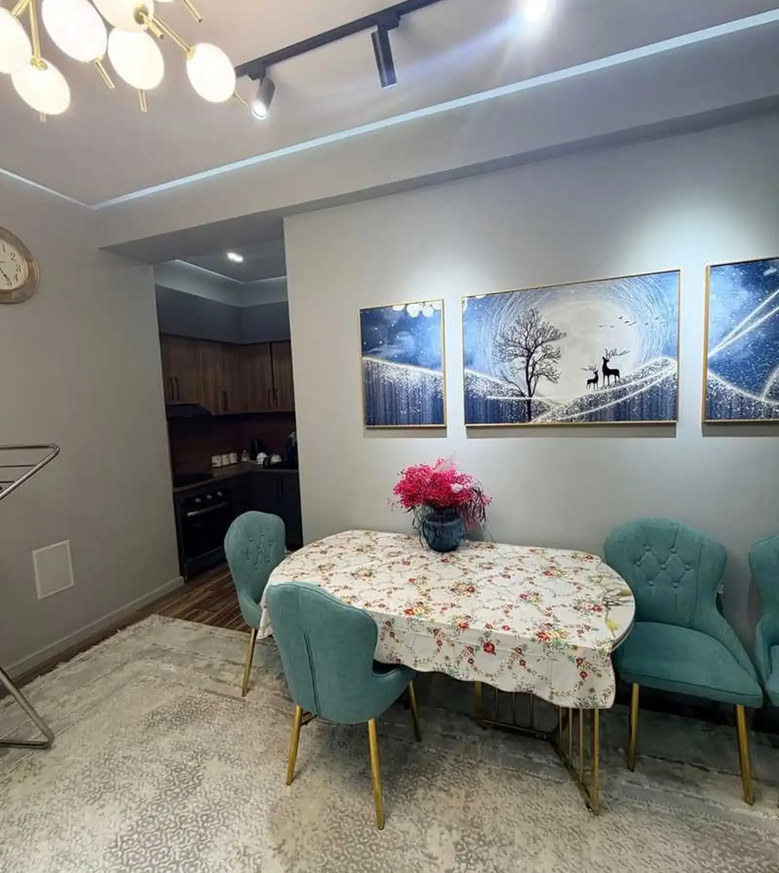 2-комн. квартира, 6 этаж, 68м², сино