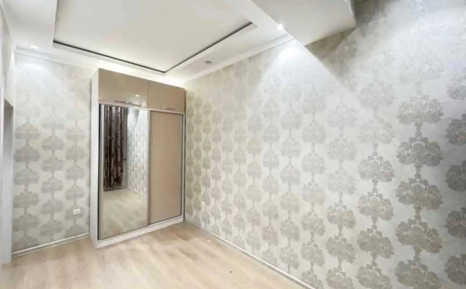 3-комн. квартира, 2 этаж, 105м², Сино